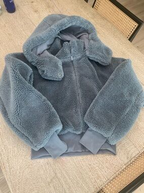 ALO Yoga Plush Sherpa Jacket in Pale Blue